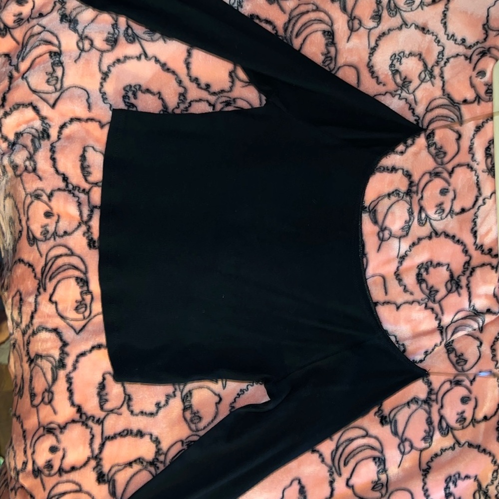 black plain long sleeve crop top